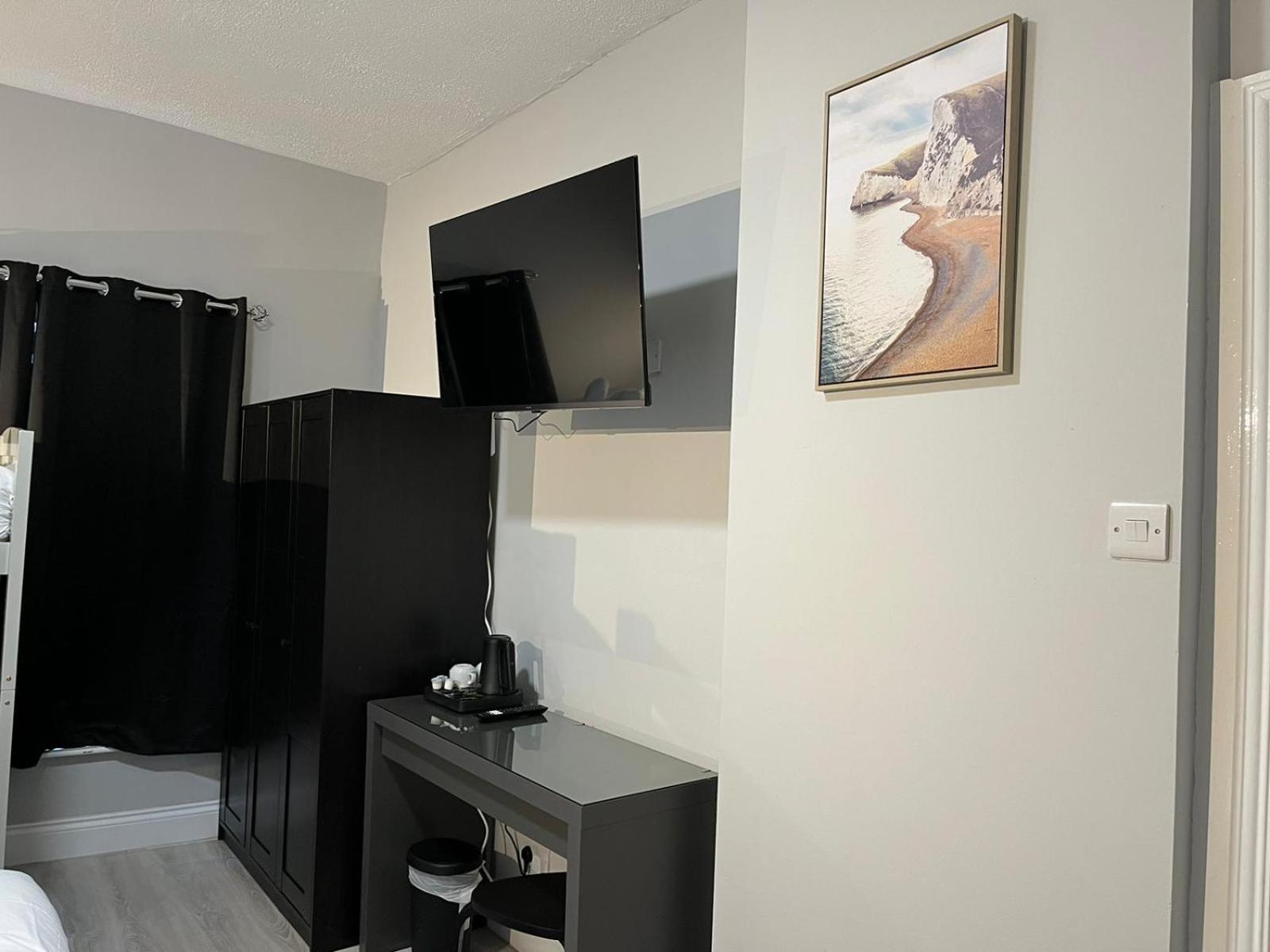 Shamrock Guest house *